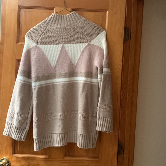 NWT Ann Taylor Sweater - Size L - Picture 3 of 3